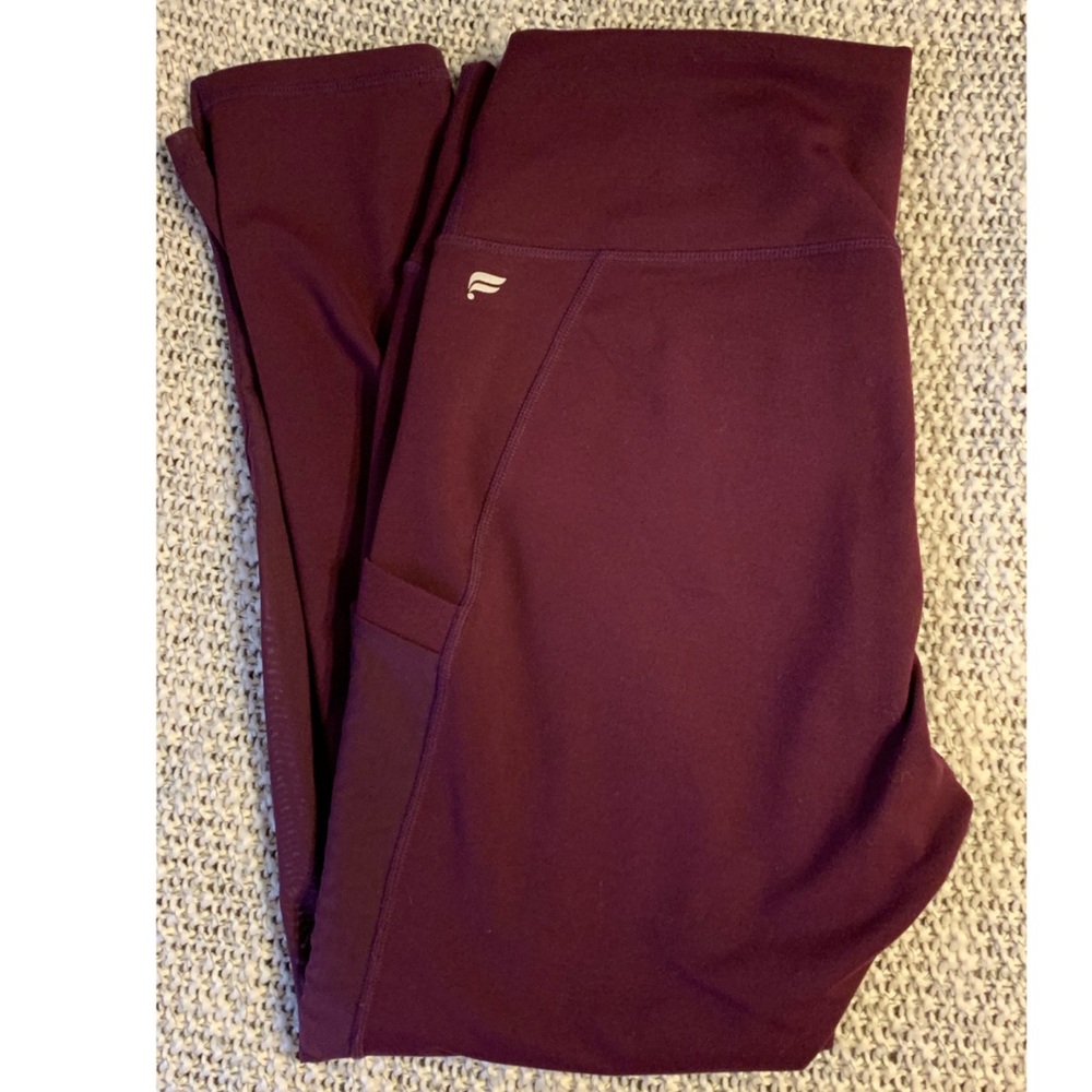 Fabletics Mila Pocket Legging - Capri